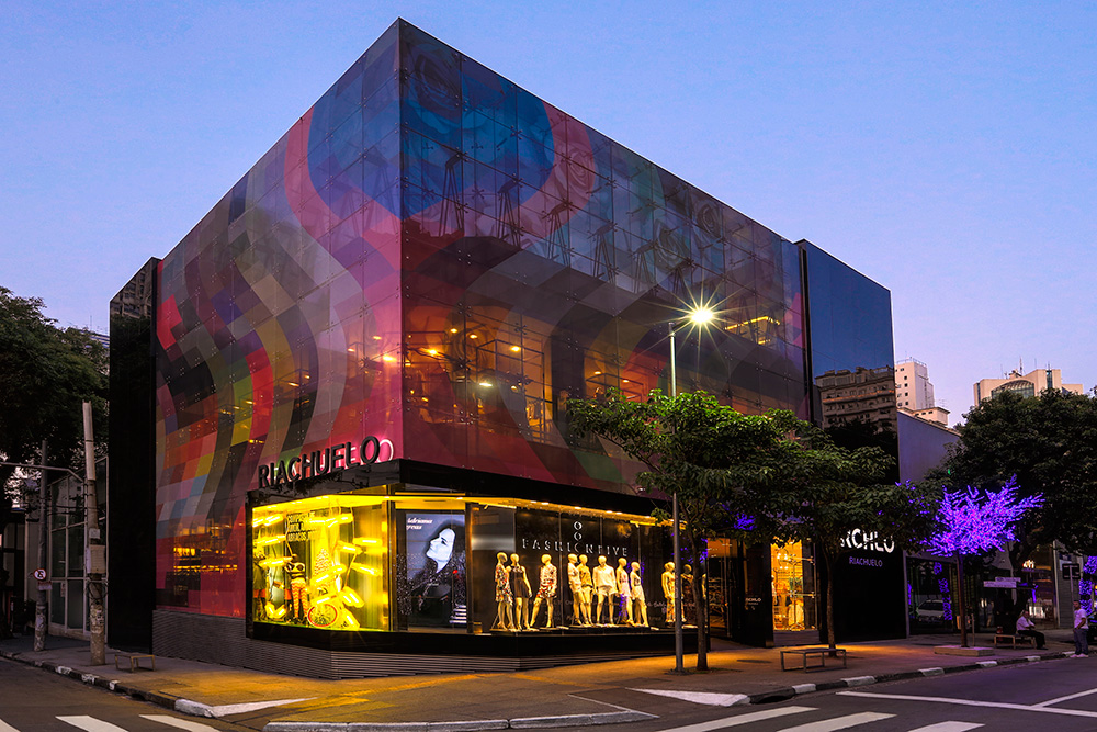 Tommy Hilfiger abre loja na Rua Oscar Freire